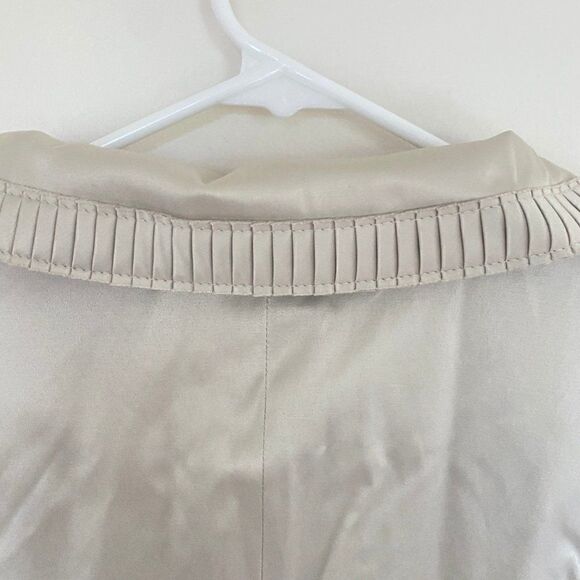 NWT Loft  Pleated Collar and Sleeve Jacket Beige Size 16 - Picture 7 of 7